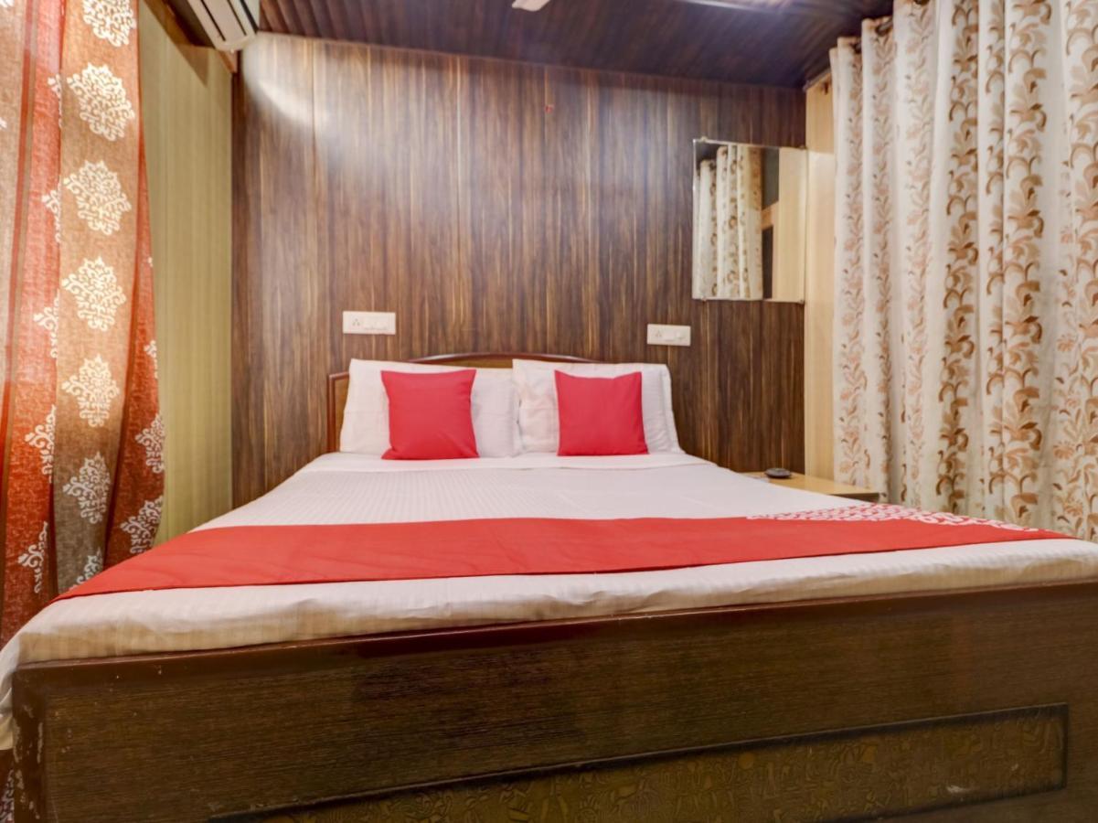 Oyo 77454 Hotel Prince Palace Patiāla Esterno foto