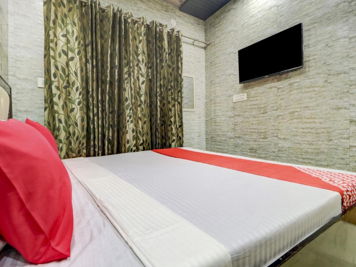 Oyo 77454 Hotel Prince Palace Patiāla Esterno foto