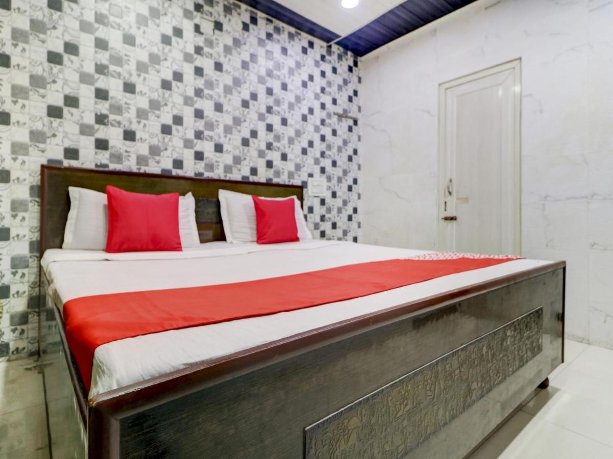 Oyo 77454 Hotel Prince Palace Patiāla Esterno foto